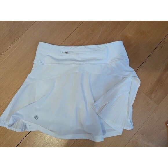 lululemon athletica Dresses & Skirts - Lululemon tennis skirt Skort pleats white 0